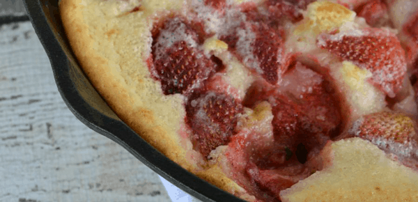 Easy Summer Skillet Strawberry Cobbler Recipe