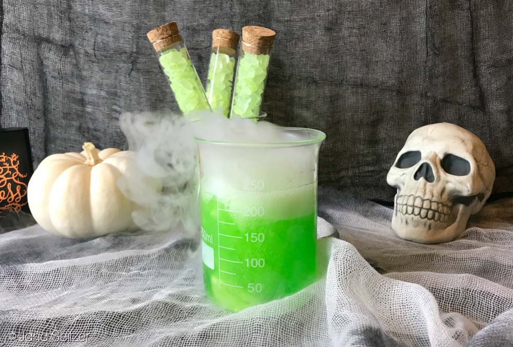 Poison Apple Cocktail - Halloween Cocktail