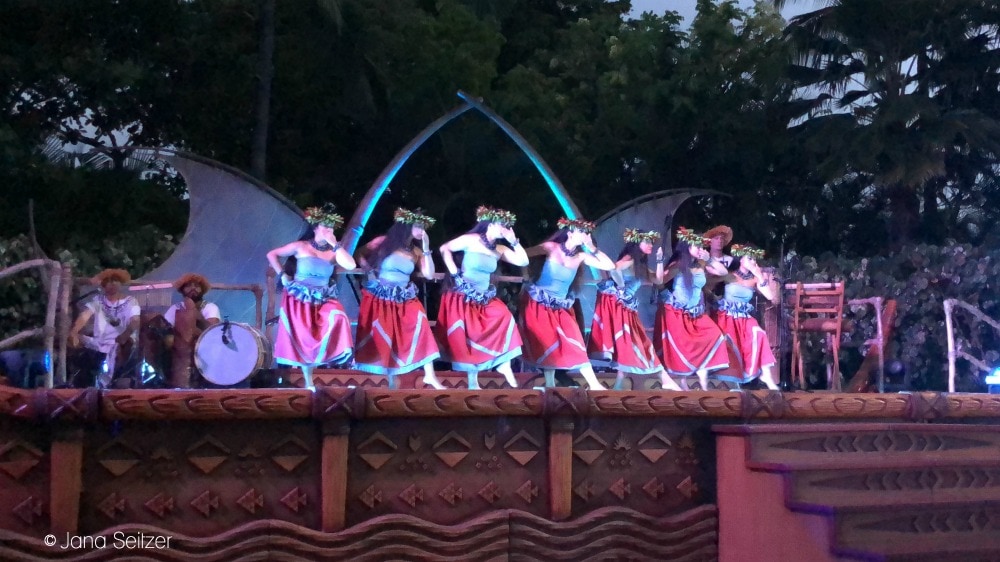dancing at The KA WA‘A – A Lū‘au at Aulani