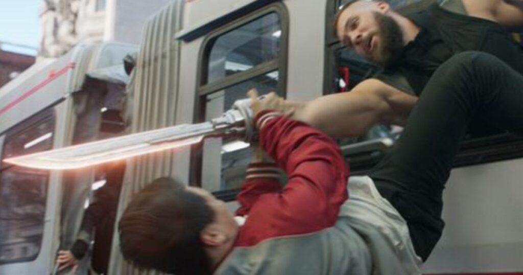 Shang-Chi-razor fist bus